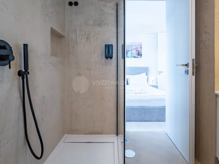 Apartment for Sale in Porto, Porto 19