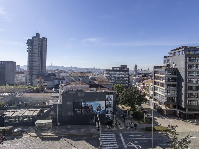 Apartment for Sale in Porto, Porto 26