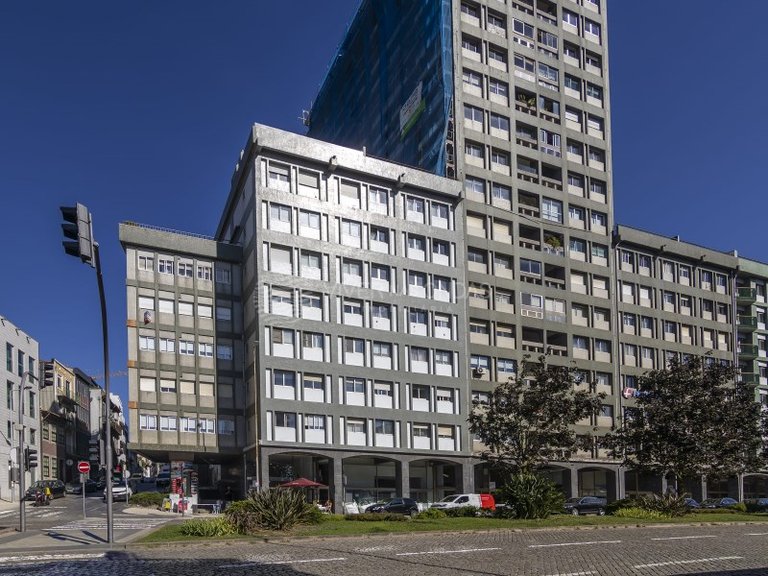 Apartment for Sale in Porto, Porto 28