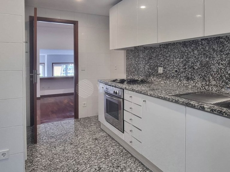 Apartment for Sale in Maia, Porto 8
