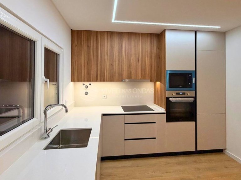 Villa for Sale in Quinta Do Conde, Setubal 1