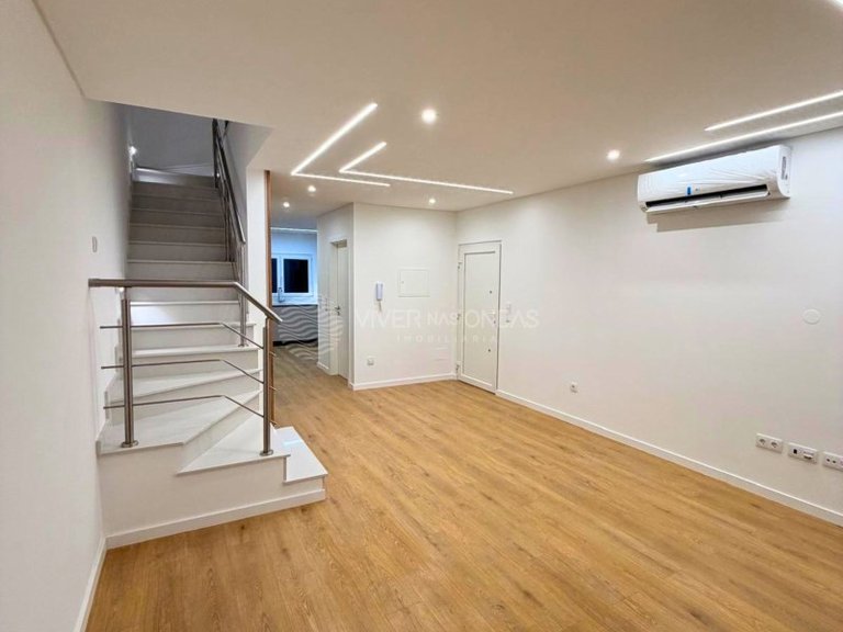 Villa for Sale in Quinta Do Conde, Setubal 3