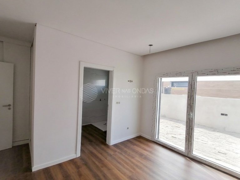 Villa for Sale in Fernao Ferro, Setubal 9