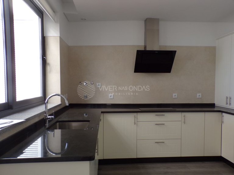 Apartment for Sale in Sesimbra, Setubal 4