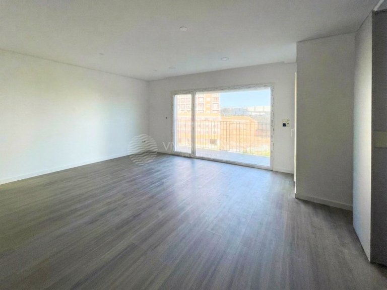 Apartment for Sale in Corroios, Setubal 8