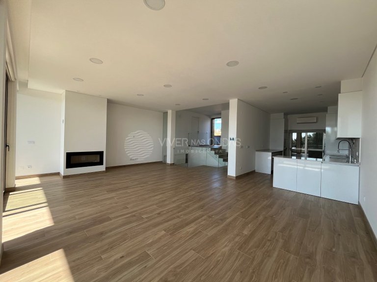 Villa for Sale in Mexilhoeira Grande, Algarve 2