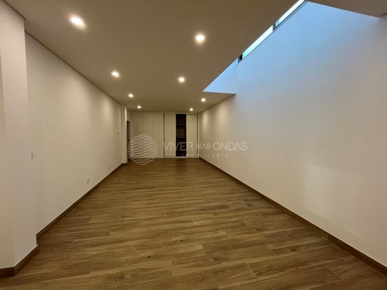 Villa for Sale in Mexilhoeira Grande, Algarve 20