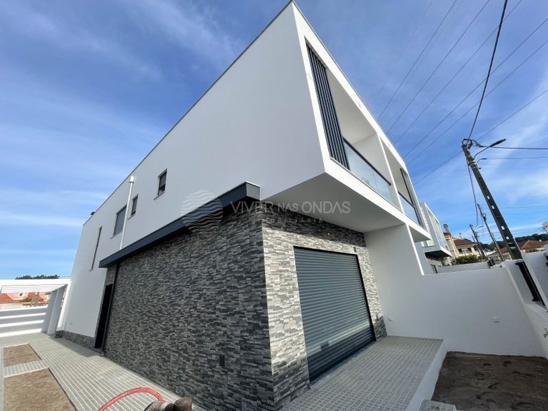 Villa for Sale in Fernao Ferro, Setubal 27