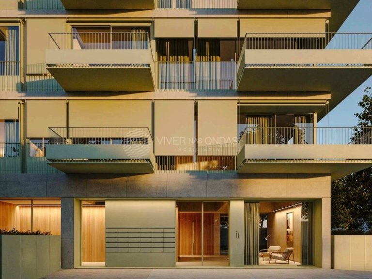 Apartment for Sale in Porto, Porto 13