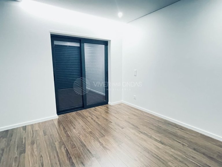 Apartment for Sale in Porto, Porto 12