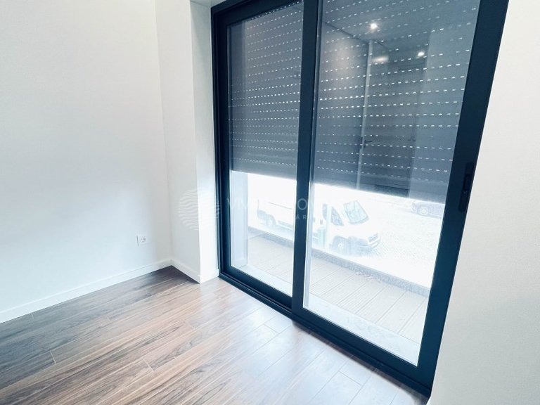 Apartment for Sale in Porto, Porto 16