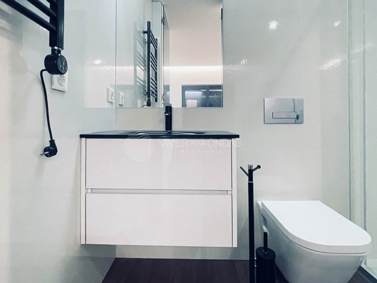 Apartment for Sale in Porto, Porto 19