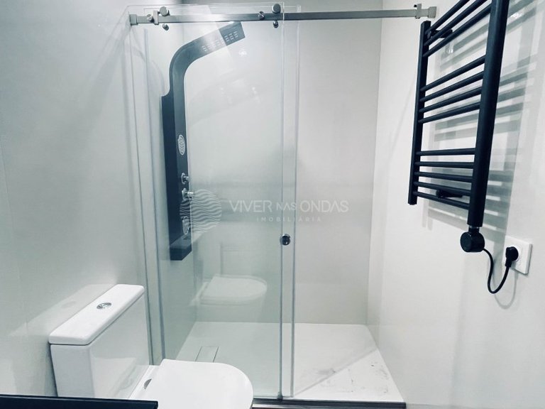 Apartment for Sale in Porto, Porto 25