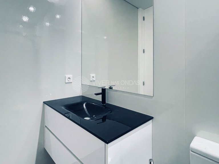 Apartment for Sale in Porto, Porto 27