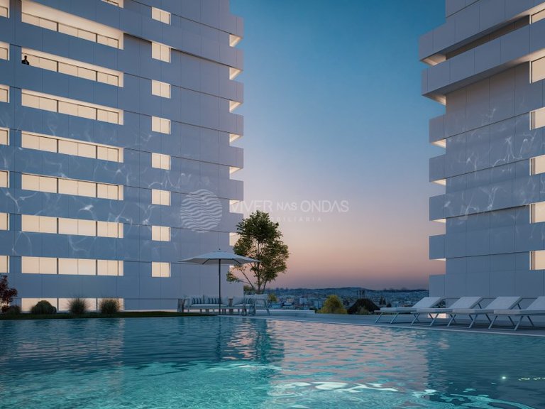 Apartment for Sale in Porto, Porto 13