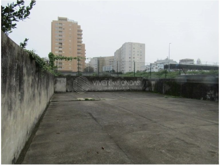 Commercial for Sale in Porto, Porto 1