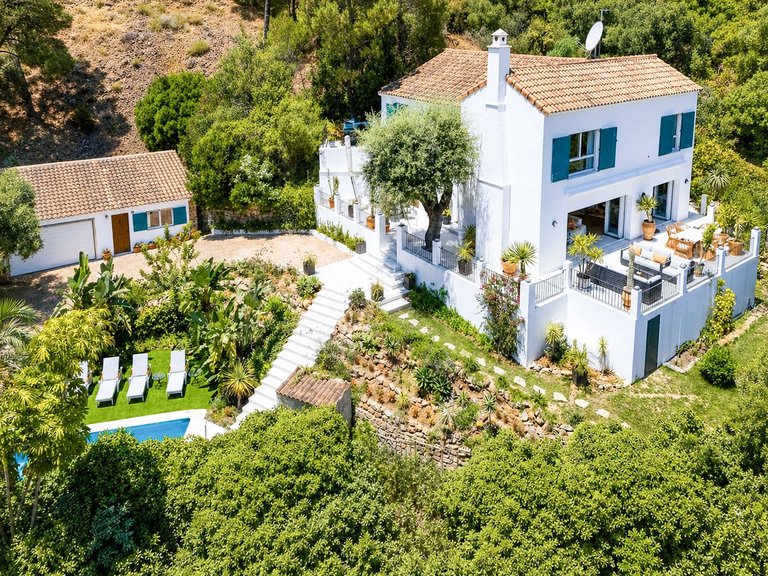 Villa for Sale in El Madronal, Malaga 5