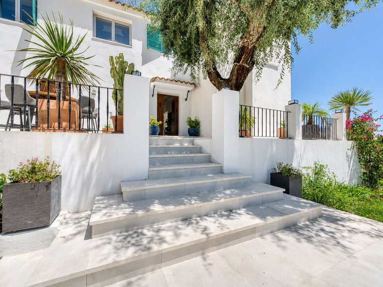 Villa for Sale in El Madronal, Malaga 7