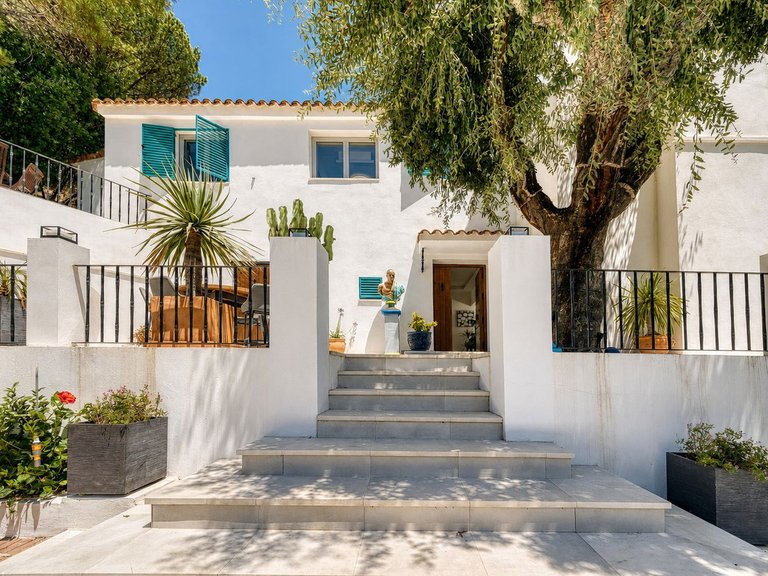 Villa for Sale in El Madronal, Malaga 13
