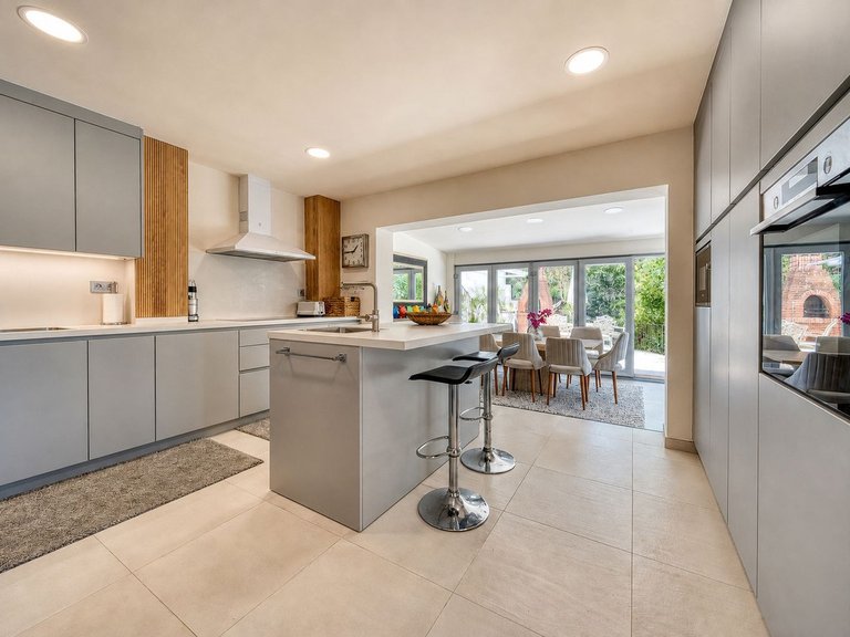 Villa for Sale in El Madronal, Malaga 25