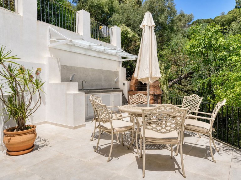 Villa for Sale in El Madronal, Malaga 32