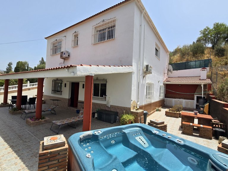 Villa for Sale in Canillas De Aceituno, Malaga 33