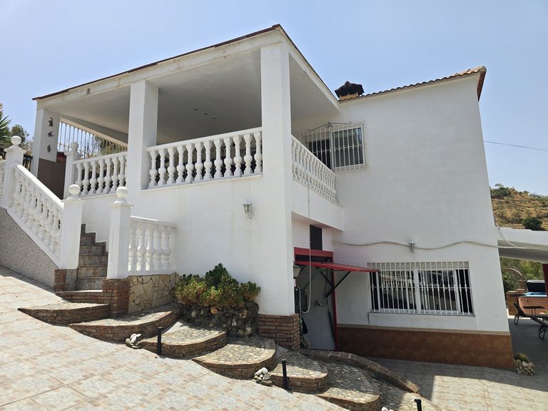 Villa for Sale in Canillas De Aceituno, Malaga 9