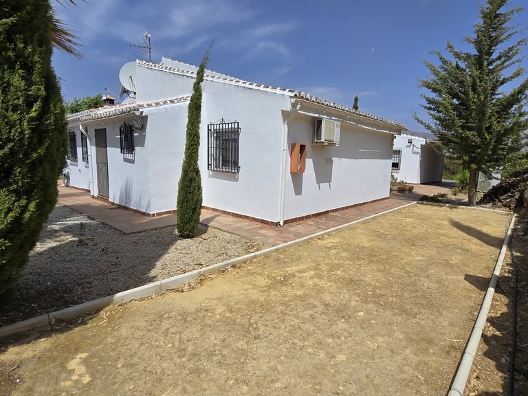 Villa for Sale in Vinuela, Malaga 17