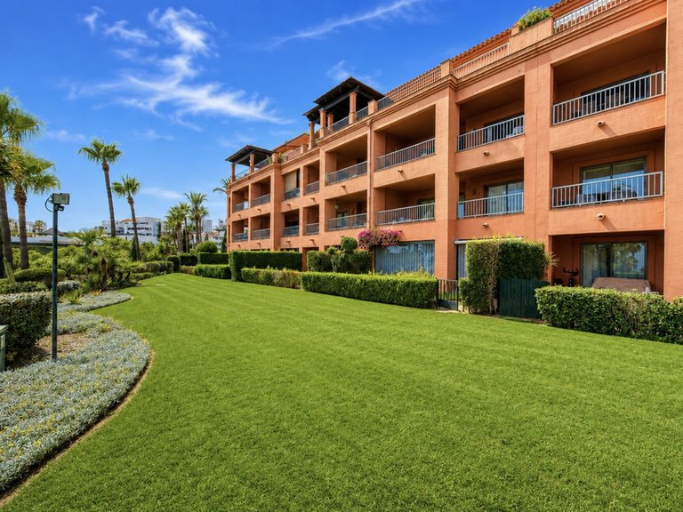 Apartment for Sale in Benahavis, Malaga 7