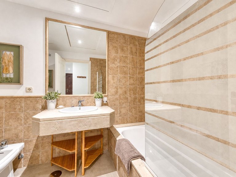 Apartment for Sale in Benahavis, Malaga 21