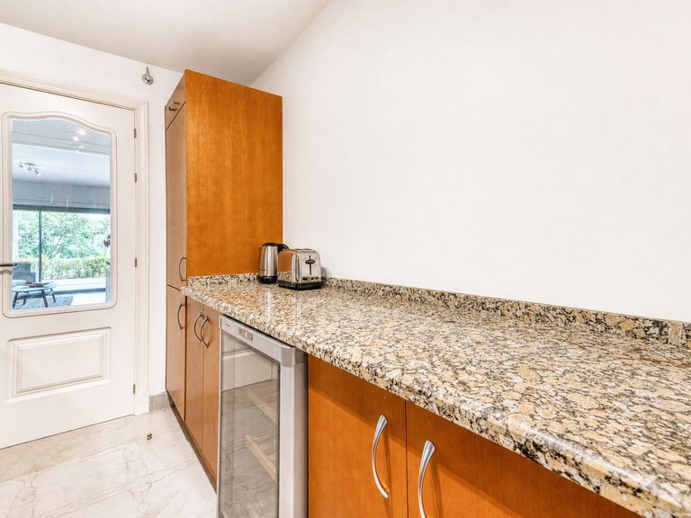 Apartment for Sale in Benahavis, Malaga 30
