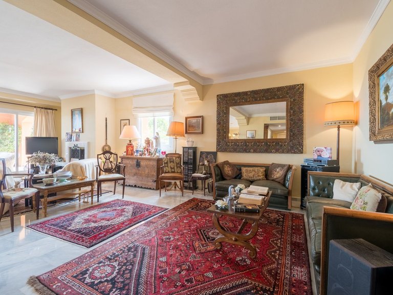 Apartment for Sale in Nueva Andalucia, Malaga 5