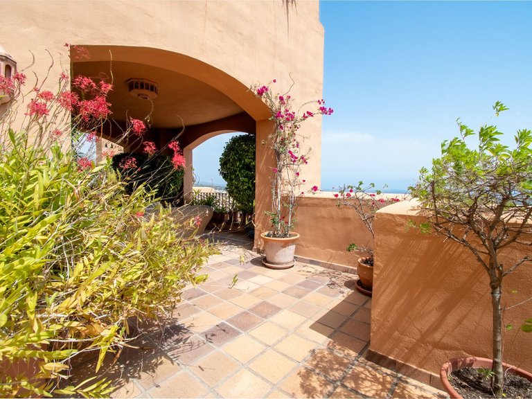 Apartment for Sale in Nueva Andalucia, Malaga 9