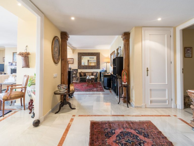 Apartment for Sale in Nueva Andalucia, Malaga 12