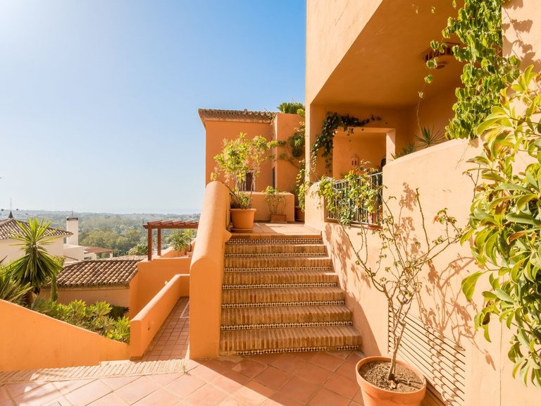 Apartment for Sale in Nueva Andalucia, Malaga 31