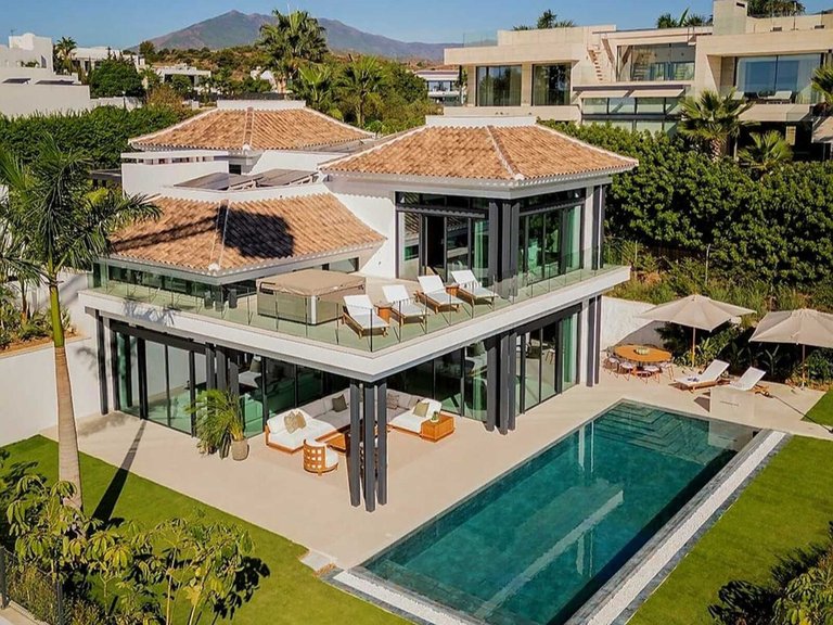 Villa for Sale in Marbella, Malaga 1