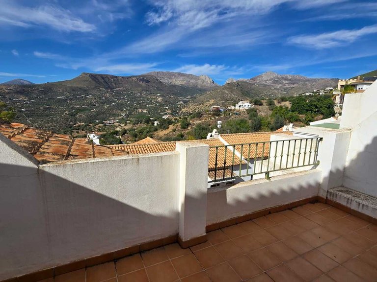 Town House for Sale in Alcaucin, Malaga 2