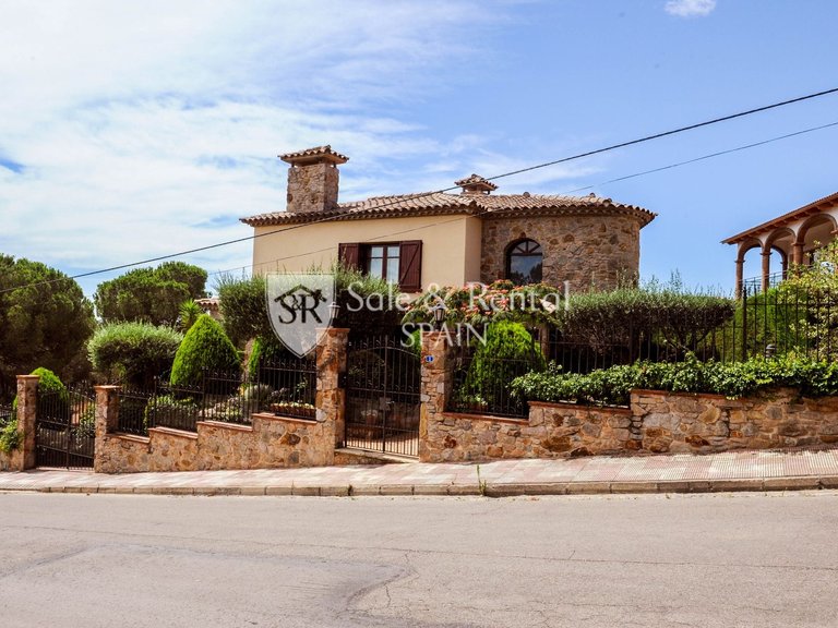 Villa for Sale in Blanes, Gerona 37