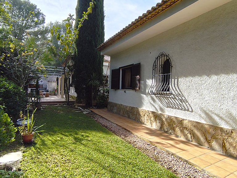 Villa for Sale in Inland La Sella Golf, Alicante 16