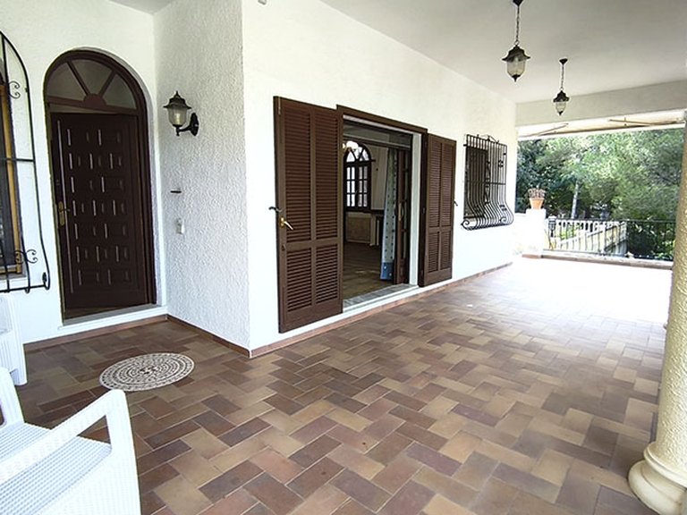 Villa for Sale in Inland La Sella Golf, Alicante 2