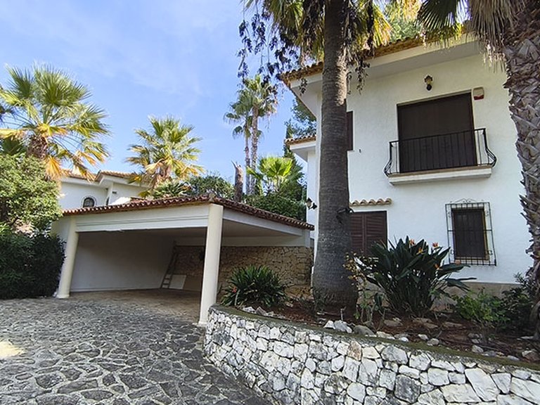 Villa for Sale in Inland La Sella Golf, Alicante 36