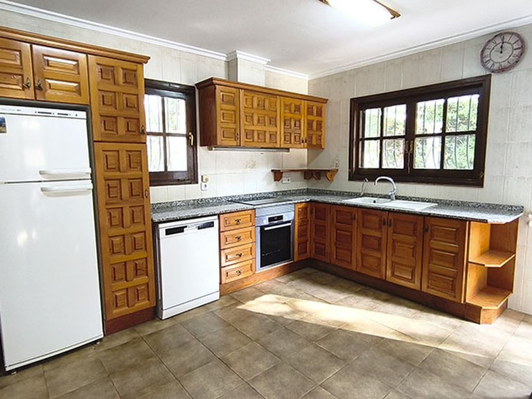 Villa for Sale in Inland La Sella Golf, Alicante 9