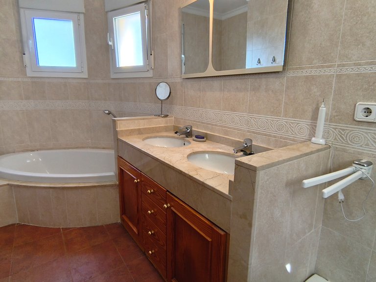 Villa for Sale in Inland La Sella Golf, Alicante 20