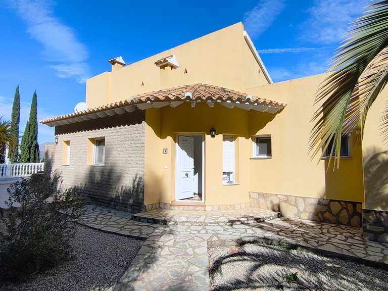 Villa for Sale in Inland La Sella Golf, Alicante 2