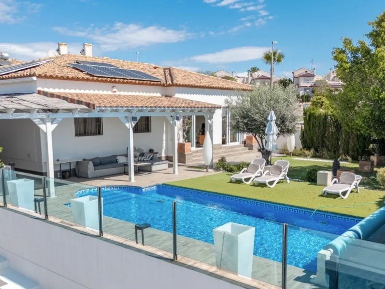 Villa for Sale in San Fulgencio, Alicante 1