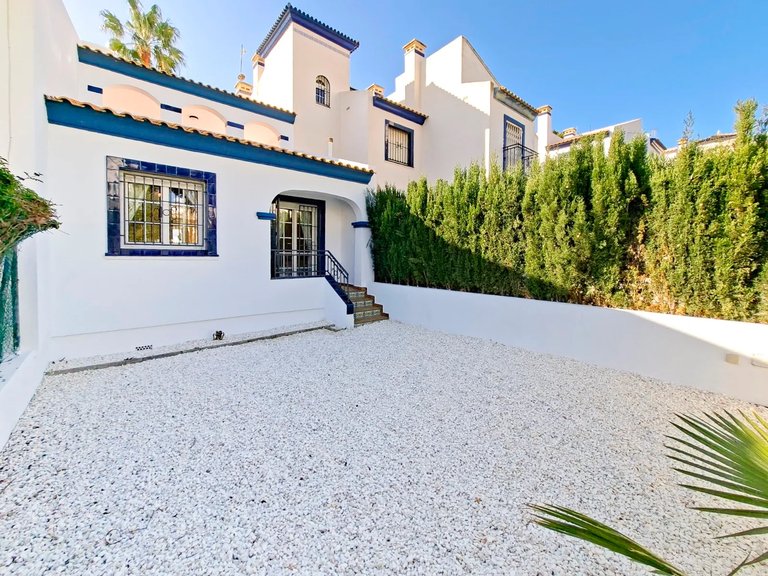 Town House for Sale in Villamartín, Alicante 13