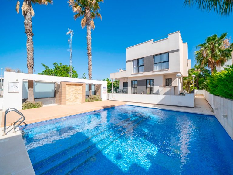 Villa for Sale in Ciudad Quesada - Rojales, Alicante 1