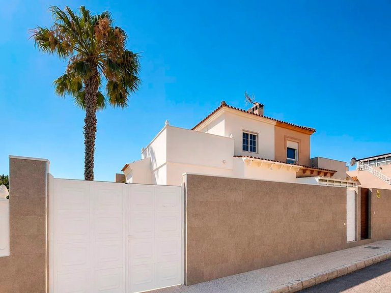 Town House for Sale in Orihuela Costa, Alicante 18