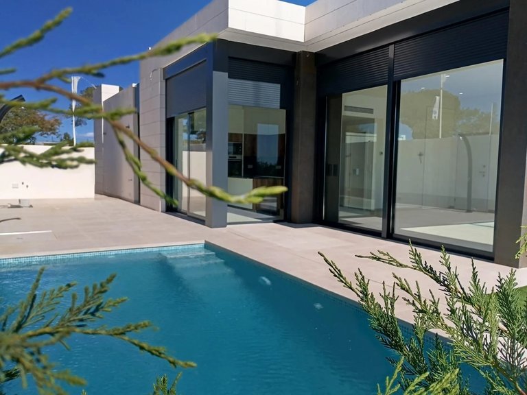 Villa for Sale in Pilar De La Horadada, Alicante 3