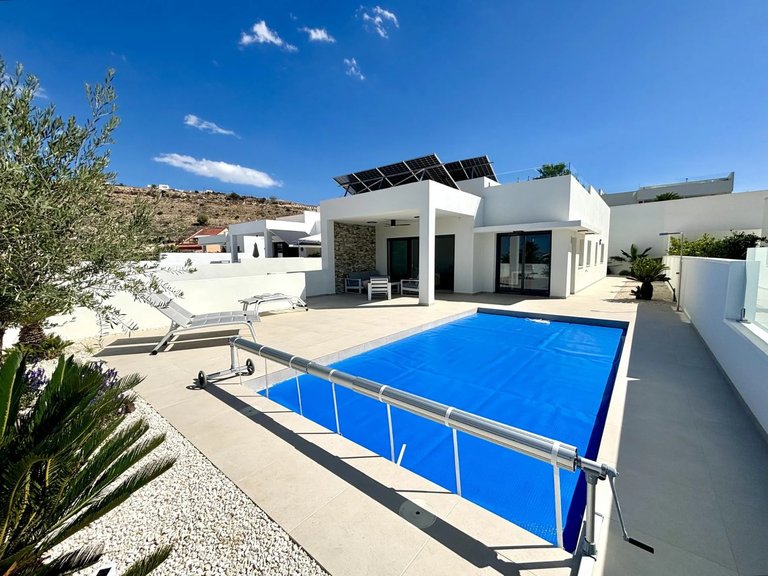 Villa for Sale in Rojales, Alicante 1